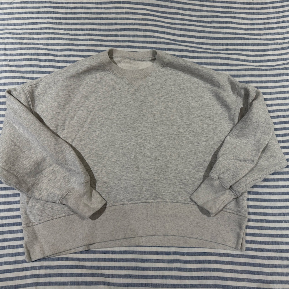Abercrombie & Fitch Girls S/M Light Gray Cropped Sweatshirt